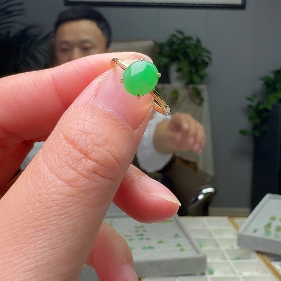 翡翠18K金镶嵌戒指天然