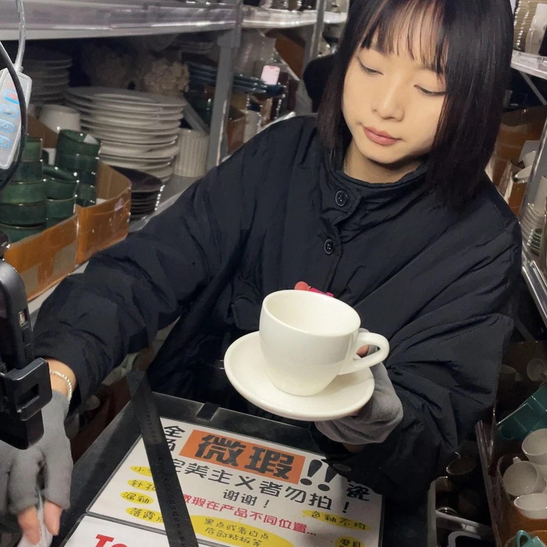 杯937。        4杯4碟