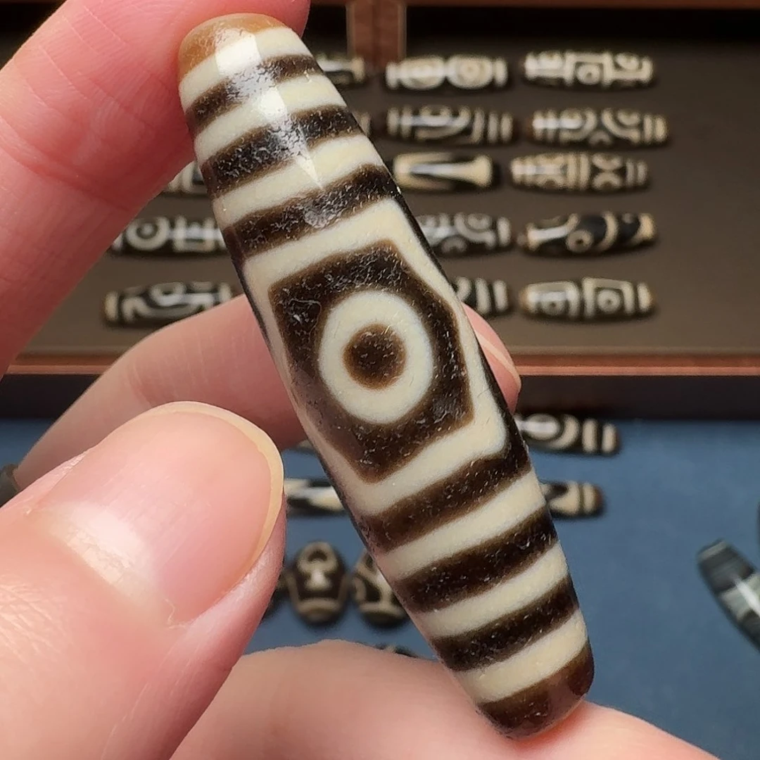 未镶嵌颈饰玛瑙/玉髓上肯超顶宝盖三眼