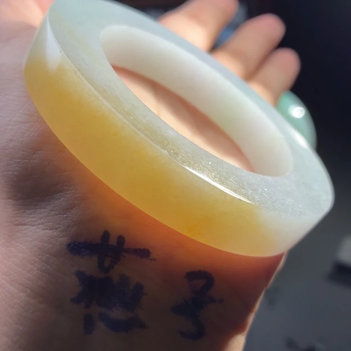 未镶嵌手镯定制翡翠