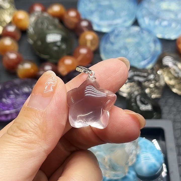 未镶嵌颈饰水晶静***悠