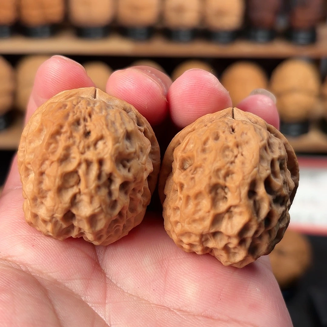 吊坠文玩核桃赖皮石