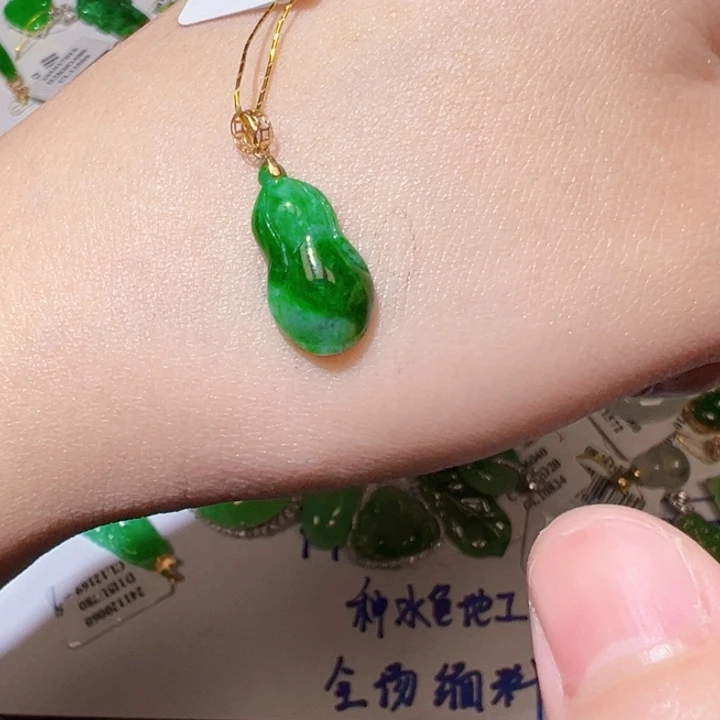翡翠18K金镶嵌挂件梦*翡翠