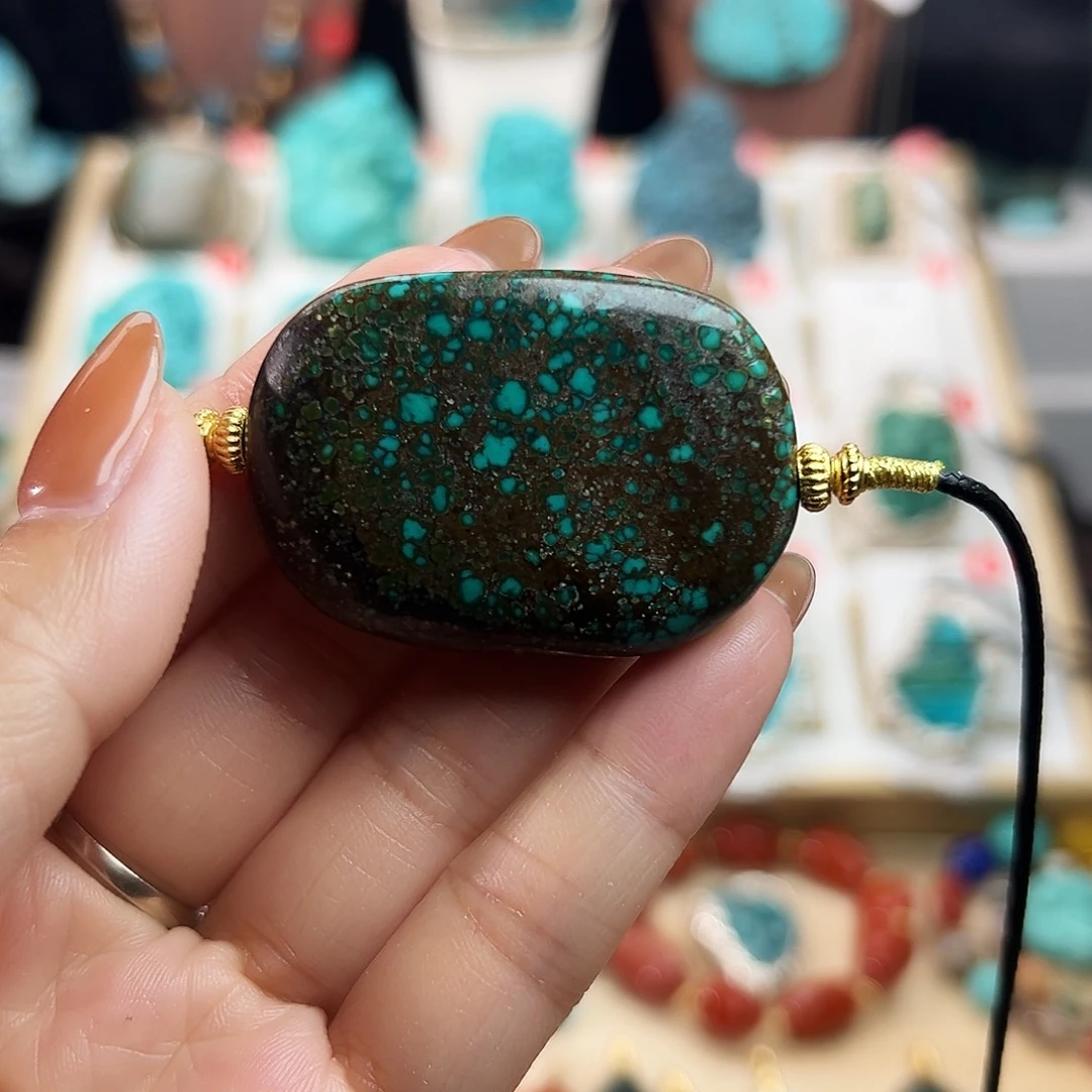 绿松石未镶嵌颈饰