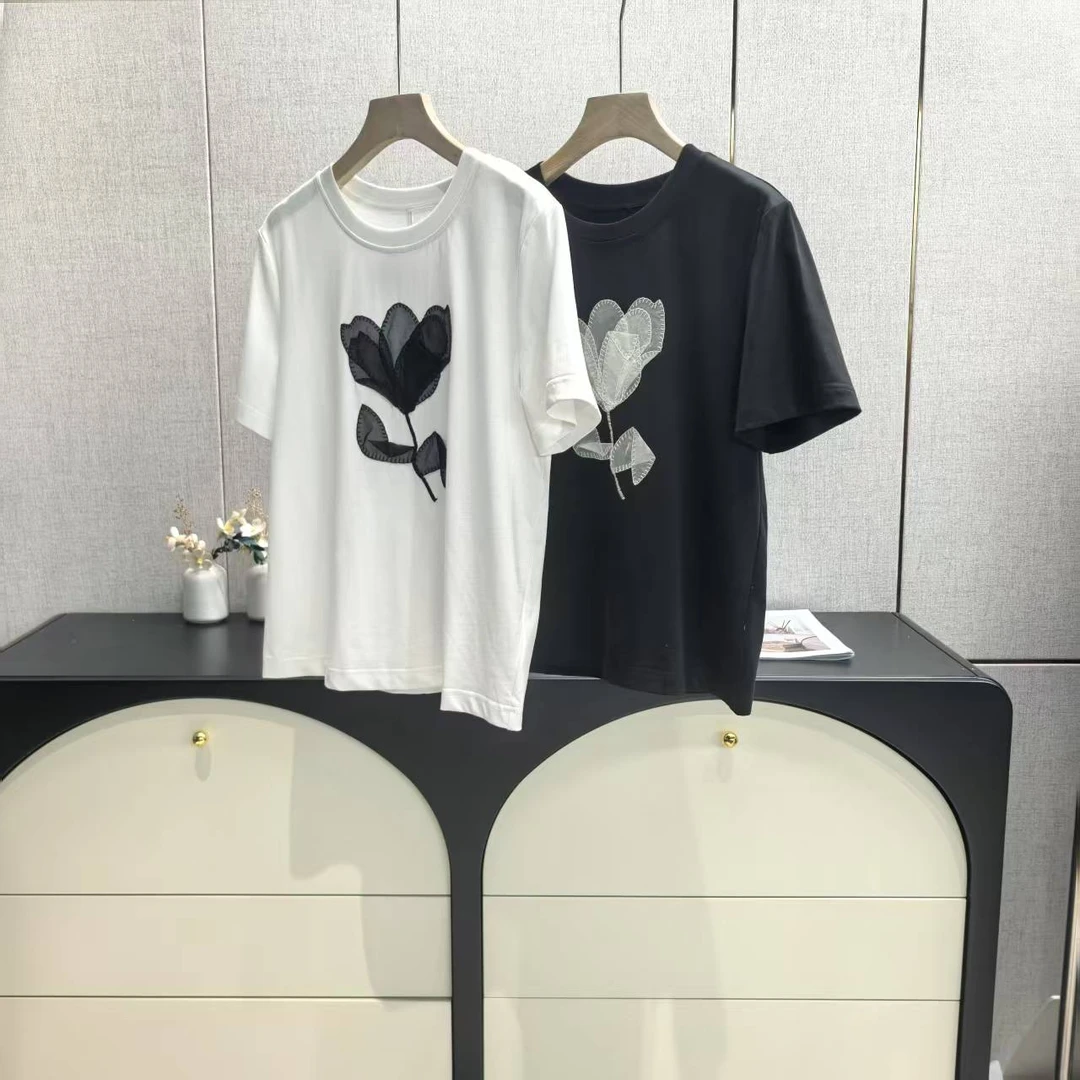 木子家 I 25672【郁金香T】新型贴布刺绣工艺  后背镂空结构T