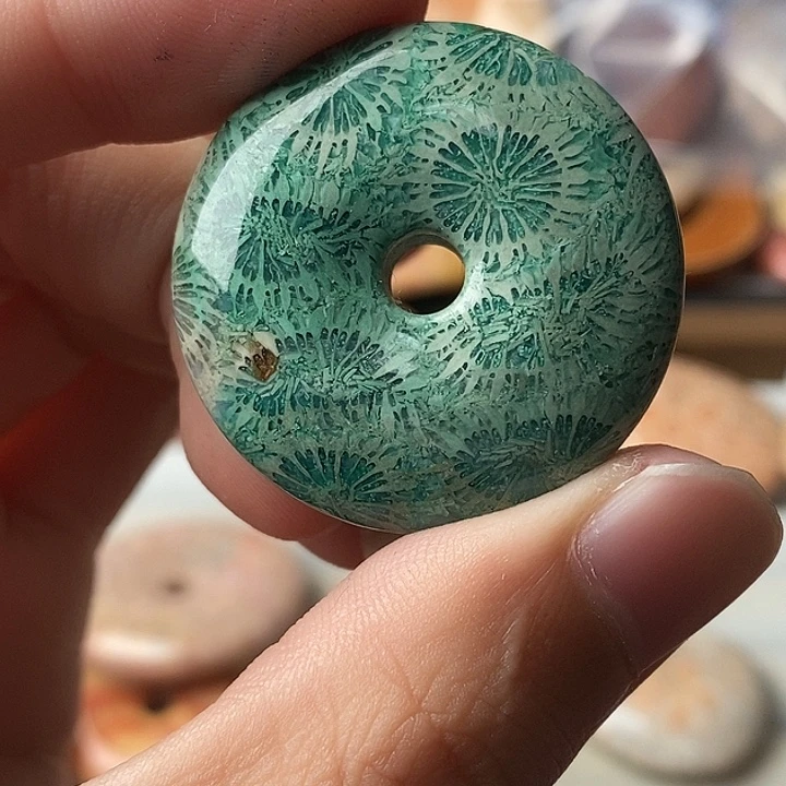 S***y硅化玉未镶嵌颈饰