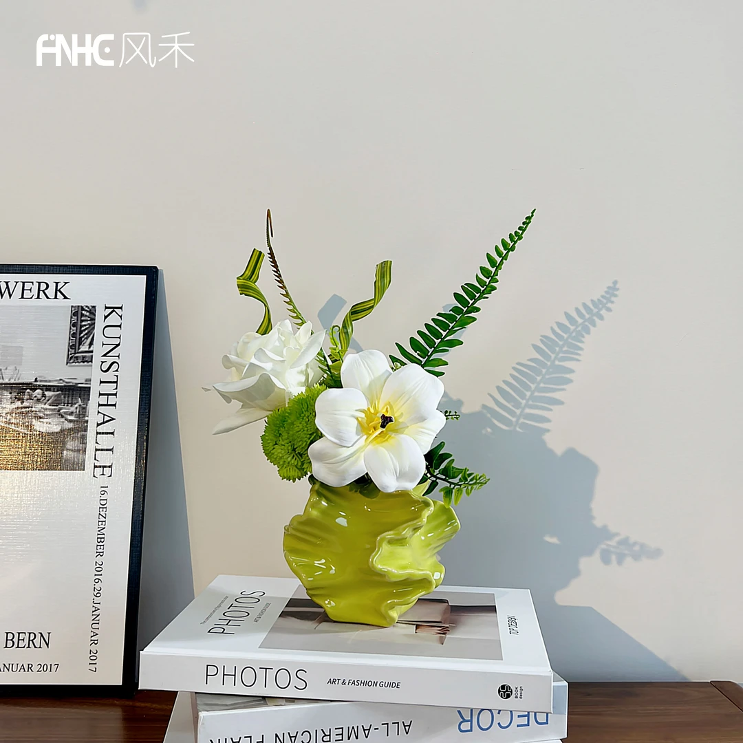 新款白绿系商务洽谈桌花仿真花束手札假花欧式派对旅拍装饰