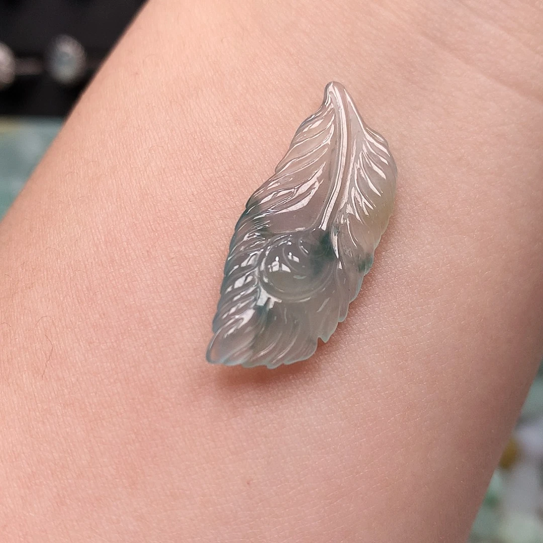 翡翠未镶嵌颈饰飘花孔雀羽毛