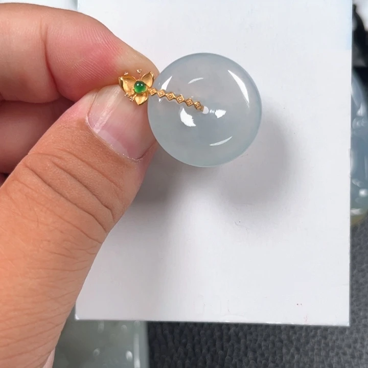 颈饰18K金镶嵌翡翠