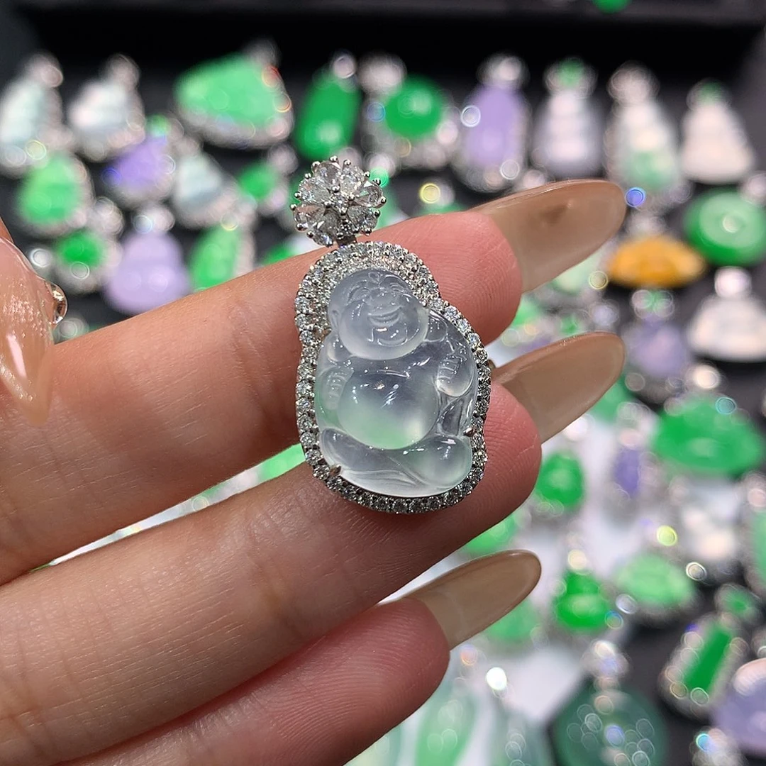 翡翠18K金镶嵌颈饰宝宝佛