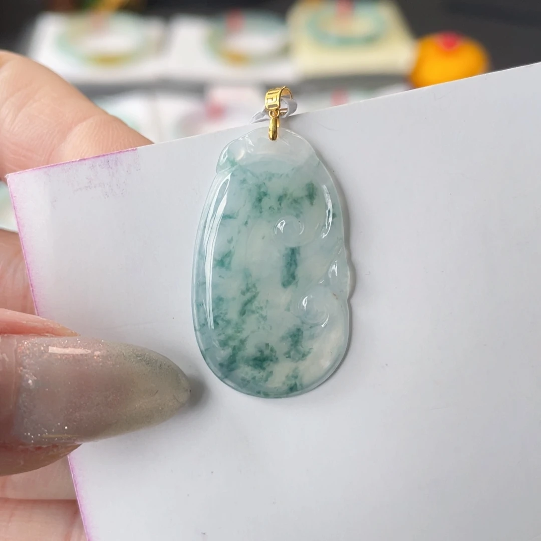 翡翠未镶嵌颈饰冰飘花如意吊坠