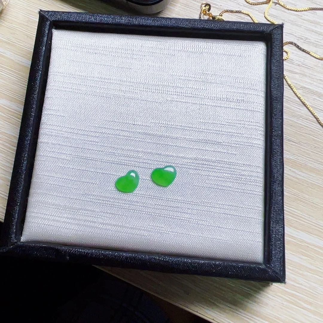 颈饰未镶嵌翡翠天然缅甸翡翠A货心形