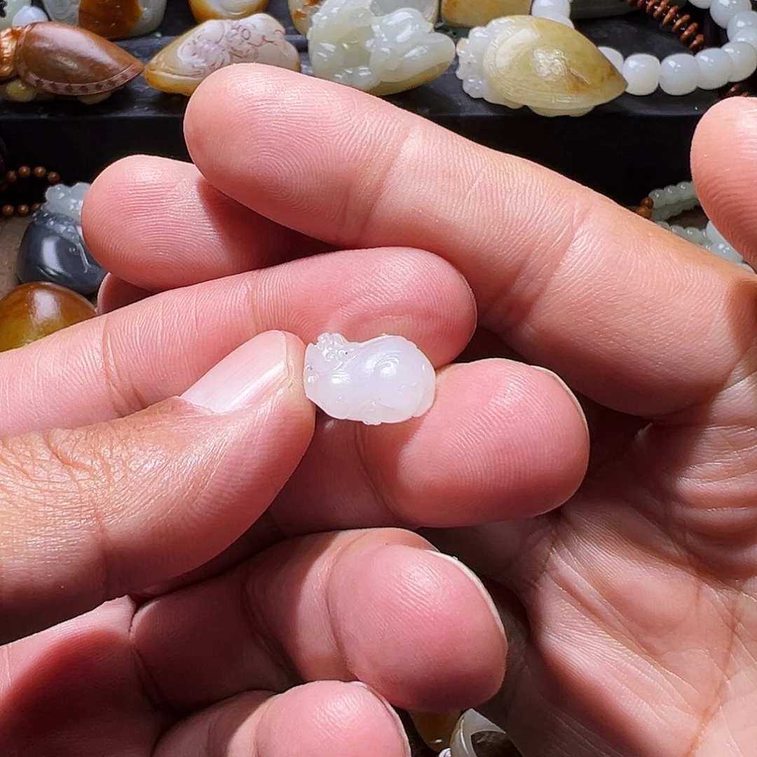 和田玉颈饰未镶嵌明*