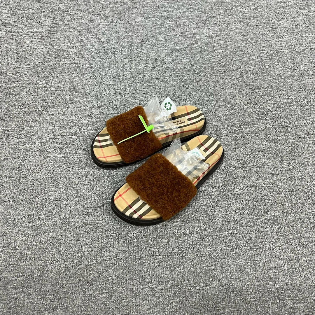 99新 AMIPARIS Burberry 毛毛拖鞋37码