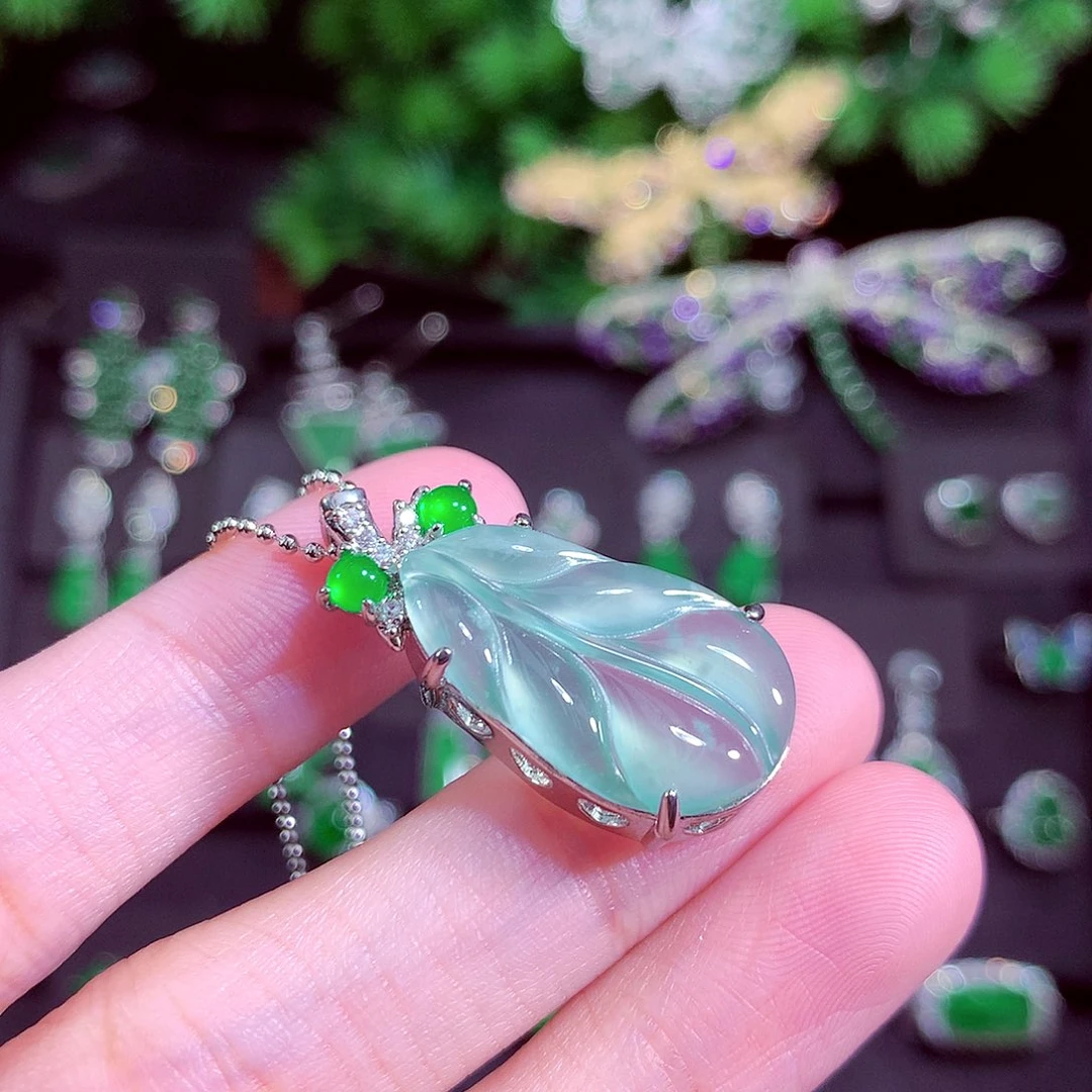 颈饰未镶嵌翡翠天然