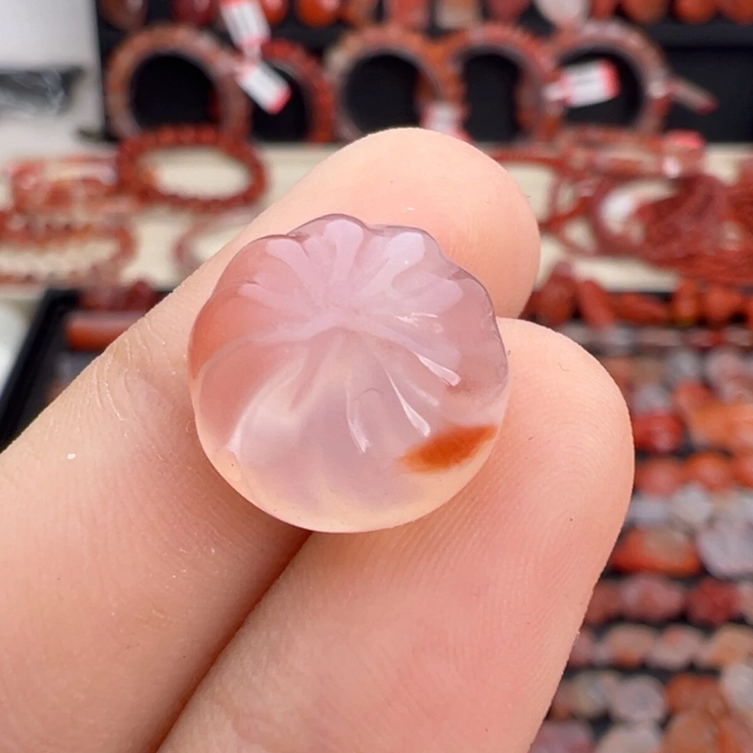 南红玛瑙未镶嵌颈饰包子