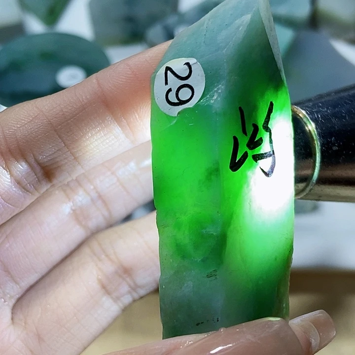 未镶嵌定制翡翠翡翠定制