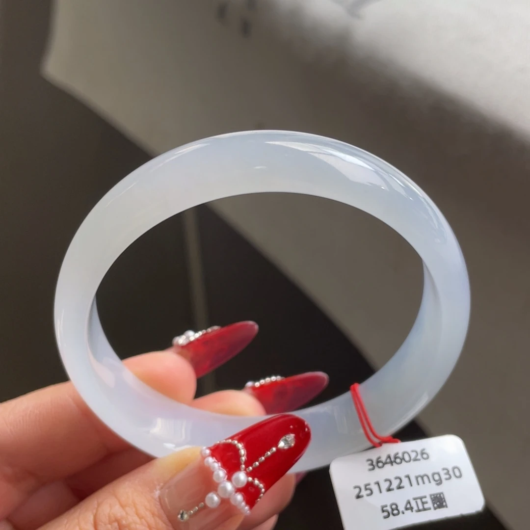 翡翠未镶嵌手镯冰胶白正圈手镯