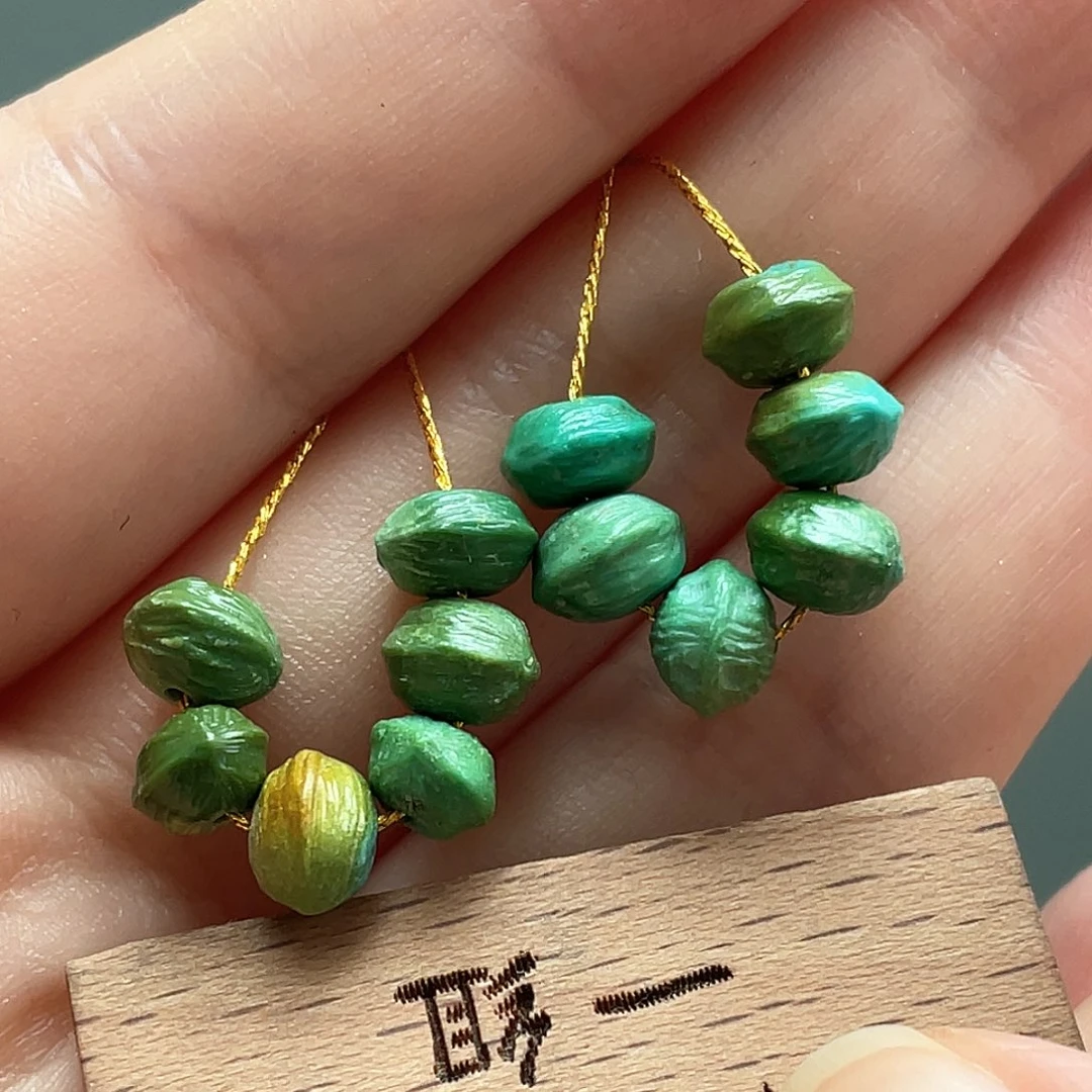 绿松石未镶嵌颈饰