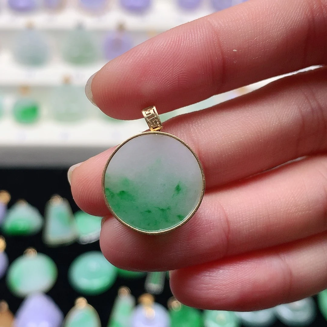 颈饰18K金镶嵌翡翠翡翠吊坠