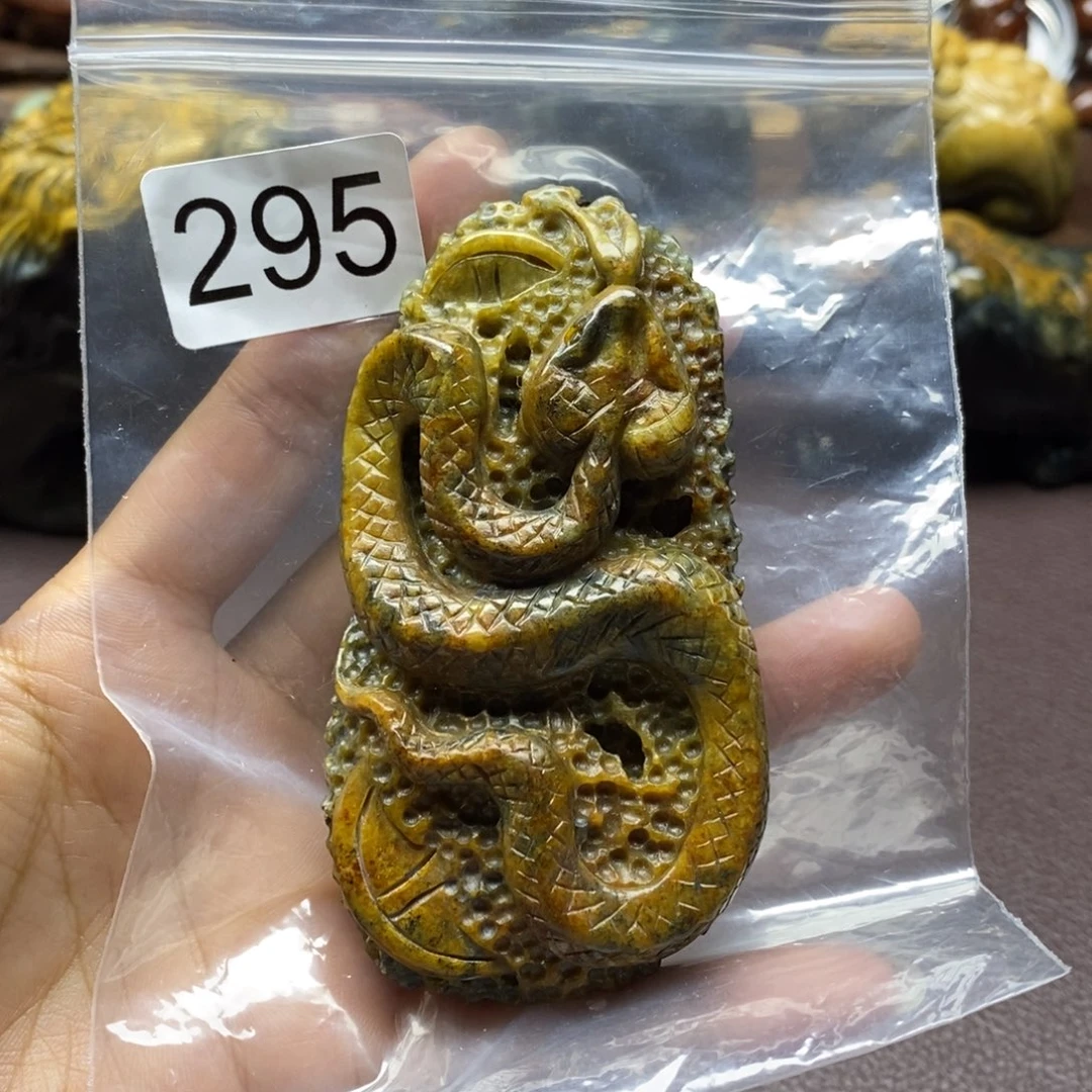 未镶嵌岫岩河磨玉（透闪石质玉）把件小**祥