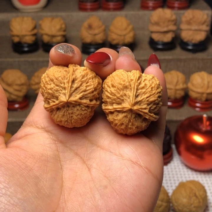 文玩核桃把件33密石小三棱