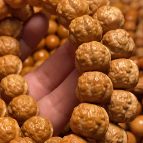 【闪购商品】猴头核桃手串红**火产品