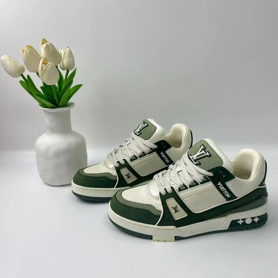 未使用 LouisVuitton/路易威登 38码白深绿马卡龙男士trainer板鞋