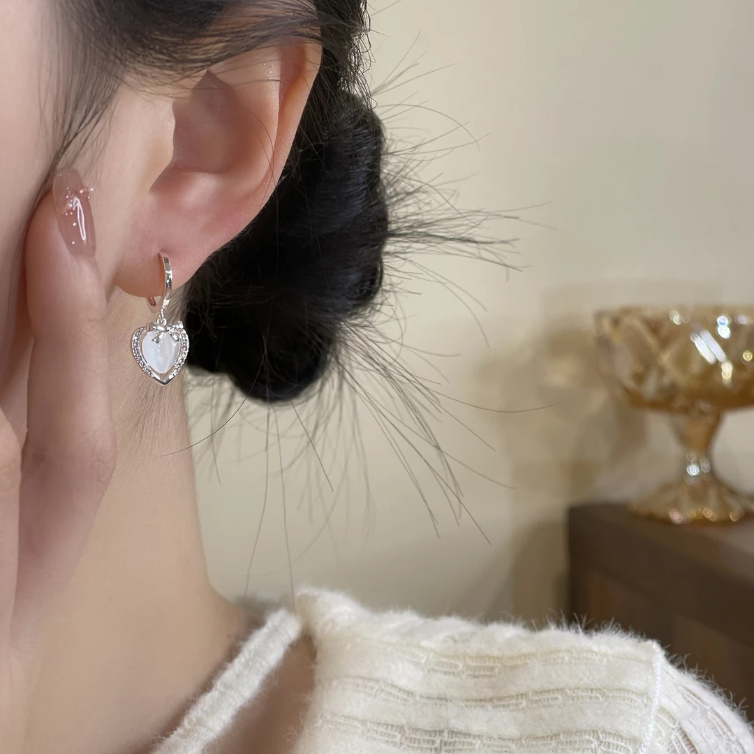 A-86 银色百搭简约爱心耳扣轻奢高级感气质耳饰