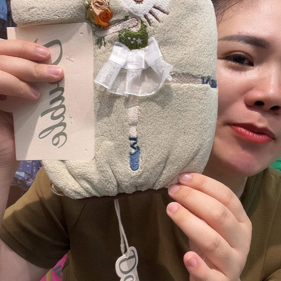 三醋酯纤维亲，妩媚