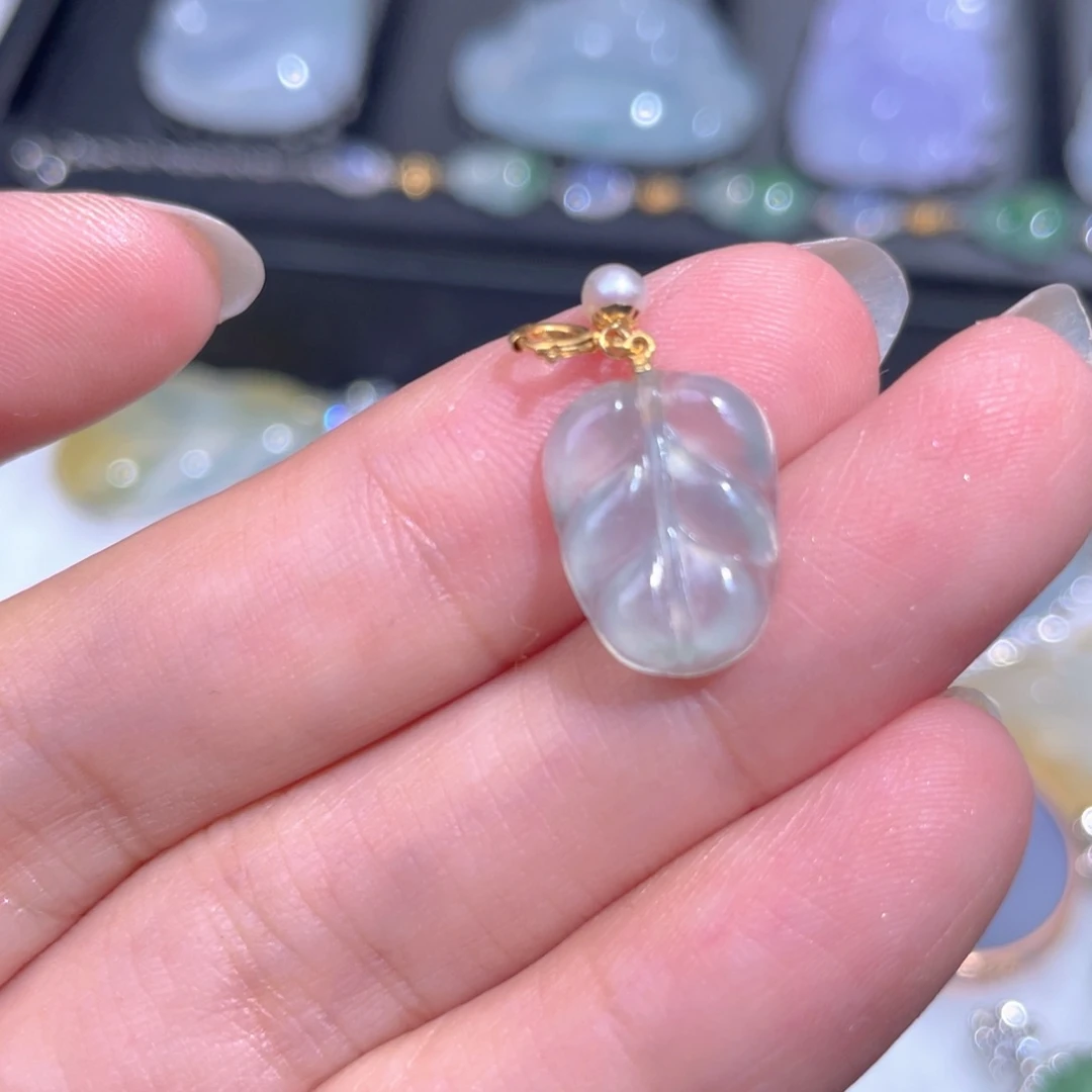 颈饰18K金镶嵌翡翠翡翠