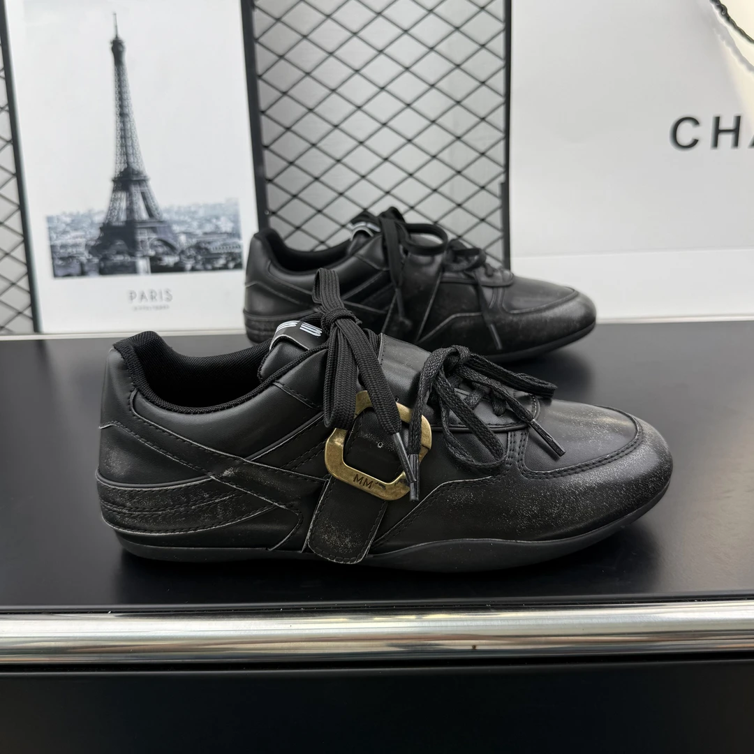 2025秋季新潮款时尚休闲轻便流行系带单鞋ins百搭复古擦色德训鞋