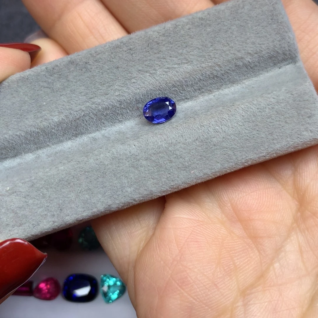 蓝宝石裸石未镶嵌蓝宝石