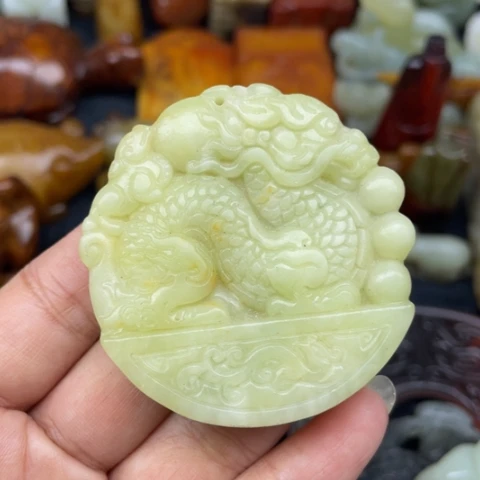 蛇纹石玉未镶嵌颈饰59