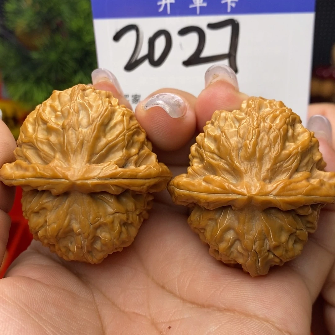 文玩核桃吊坠金麒麟。边41。全品。丹