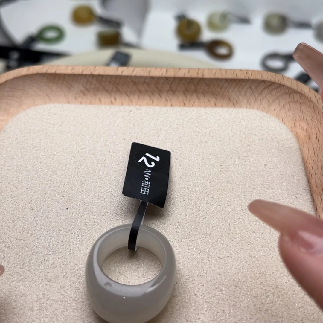 和田玉（糖玉）戒指未镶嵌