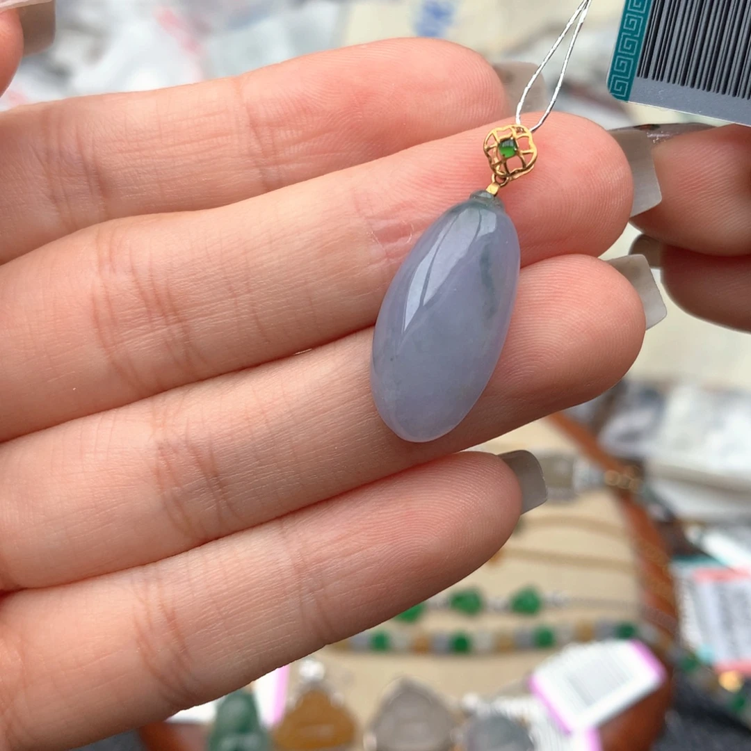 翡翠18K金镶嵌挂件….