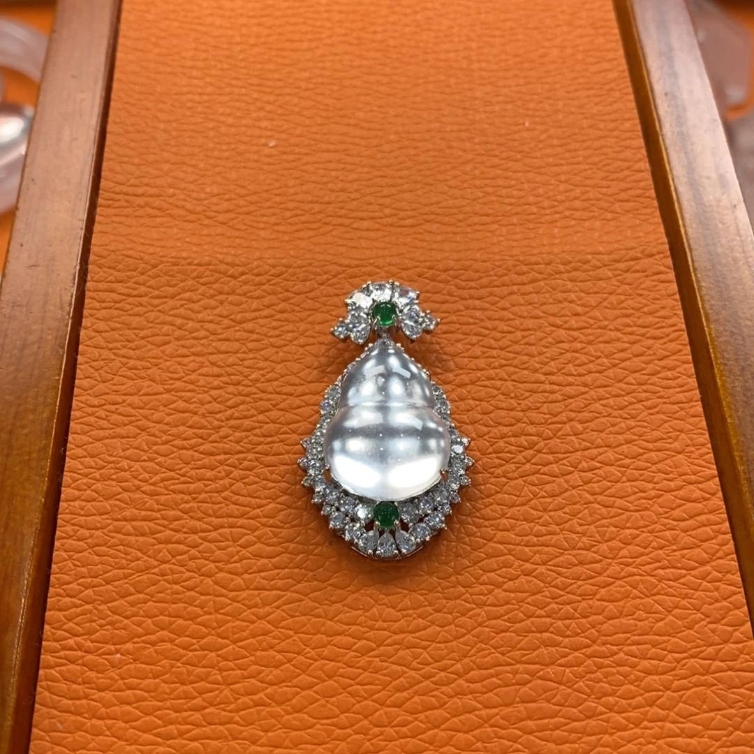 石英质玉吊坠(不含链)银S925镶嵌大**场