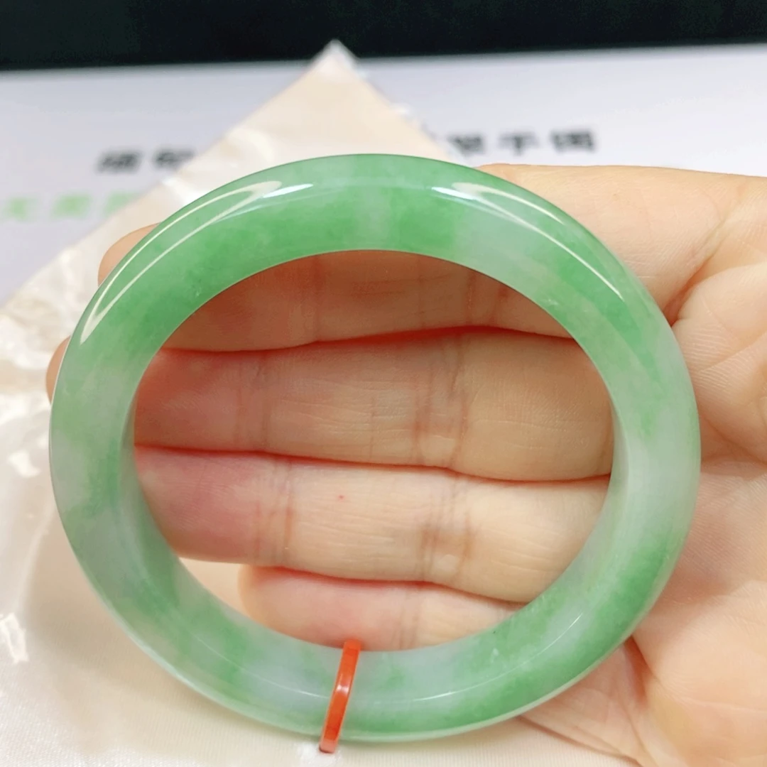 翡翠手镯未镶嵌52.8圈口正圈