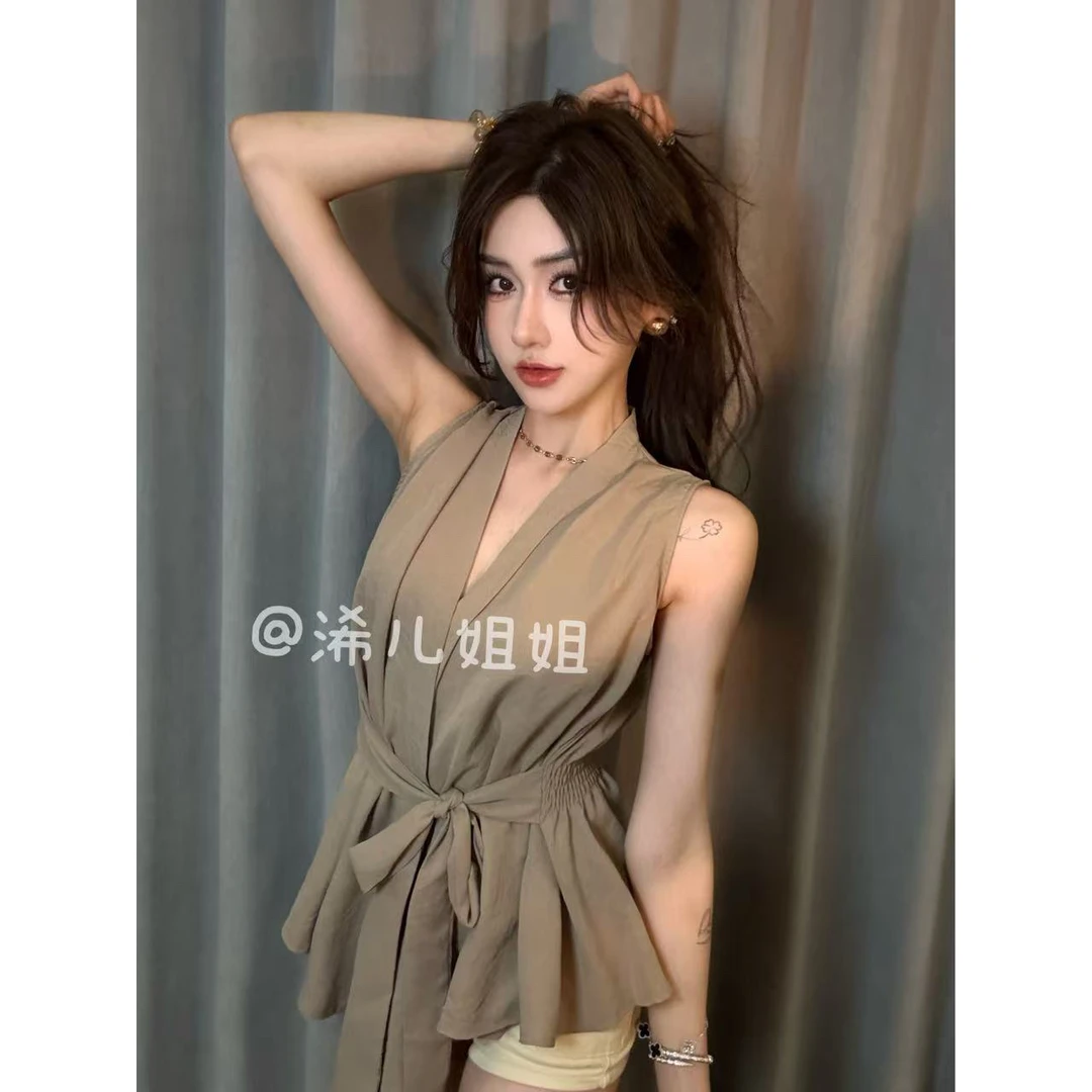 无袖背心系带收腰上衣