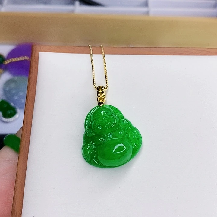 翡翠手镯未镶嵌多样性发其一