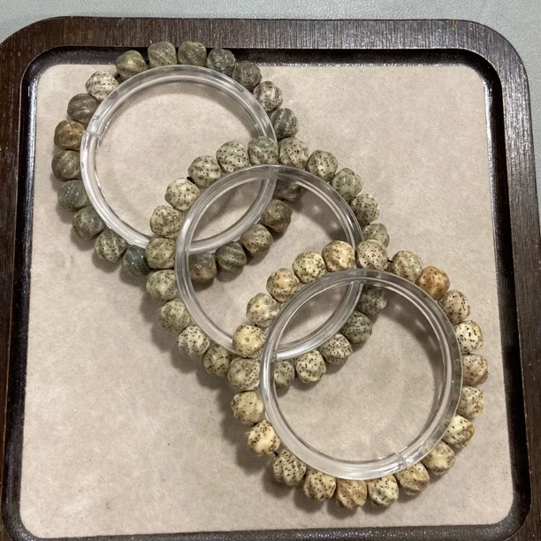 S78 扭转珠 原生态星月菩提卡1.0单圈手串（底色多样，发货发其一）