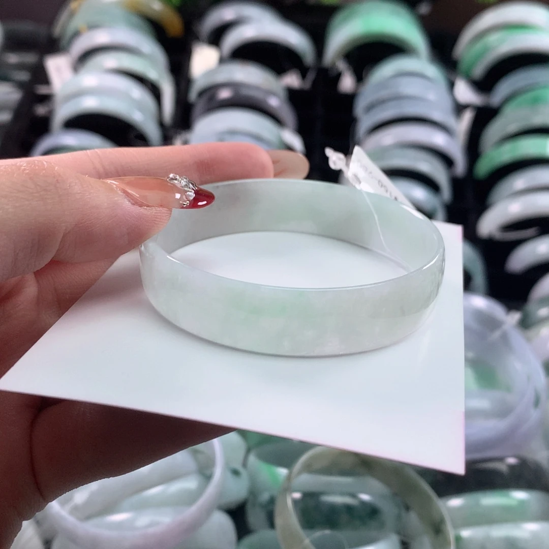 翡翠手镯未镶嵌公主