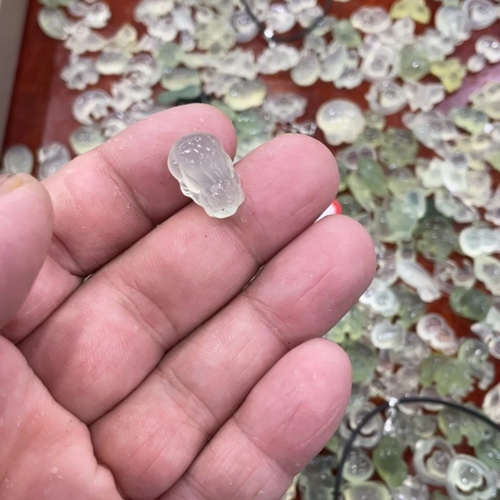 蛇纹石玉合金颈饰