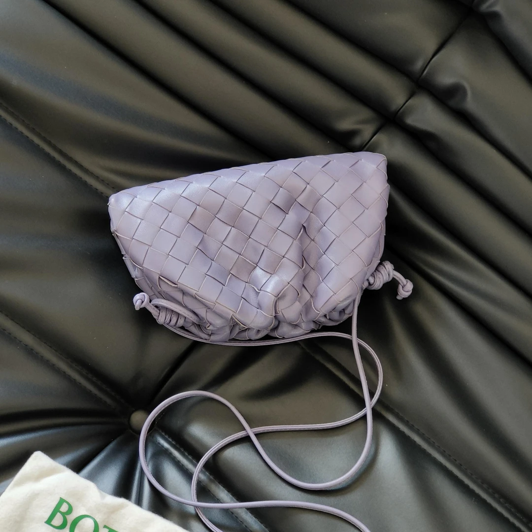 95新 BOTTEGA VENETA/葆蝶家 Azul-薰衣草紫编织斜挎云朵包45895