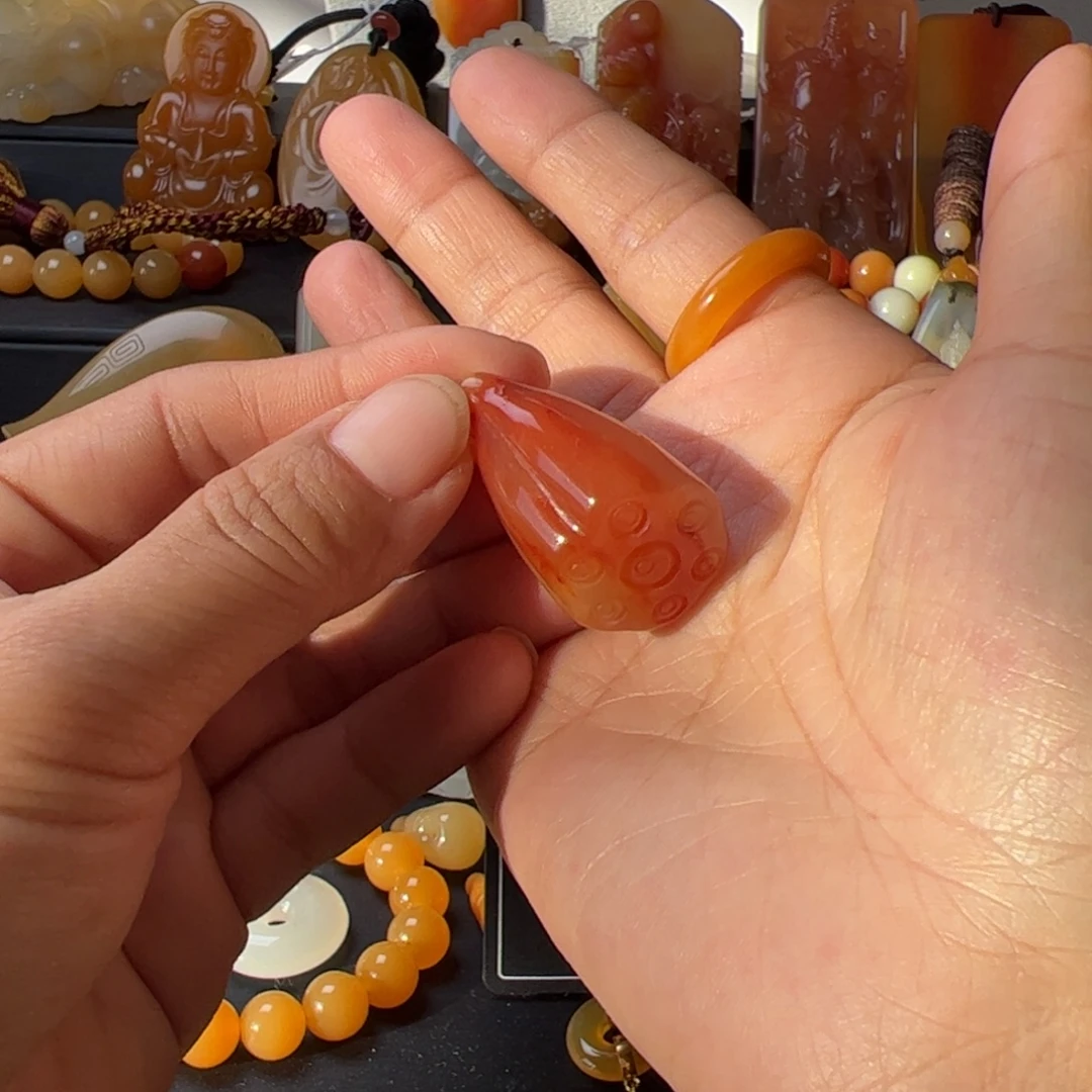 石英质玉（黄龙玉）未镶嵌颈饰