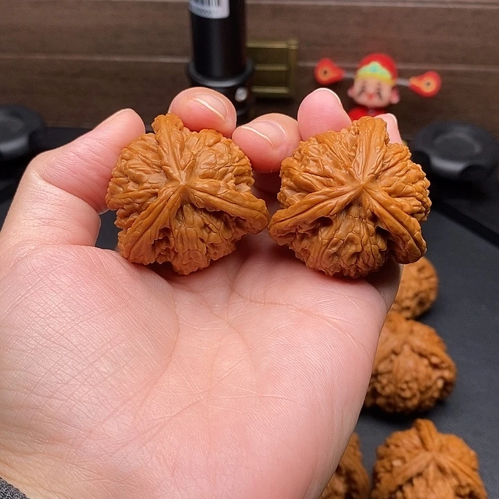 木***F文玩核桃把件白奔