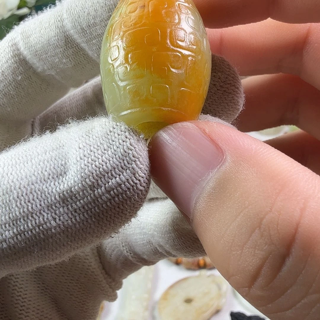 和田玉（糖玉）未镶嵌颈饰