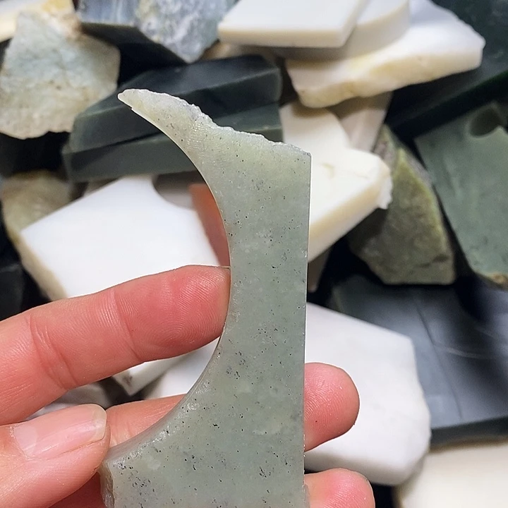 和田玉（糖玉）未镶嵌珠宝奇石