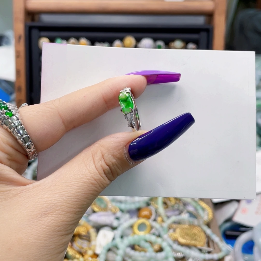 翡翠手镯未镶嵌天然翡翠Ａ货